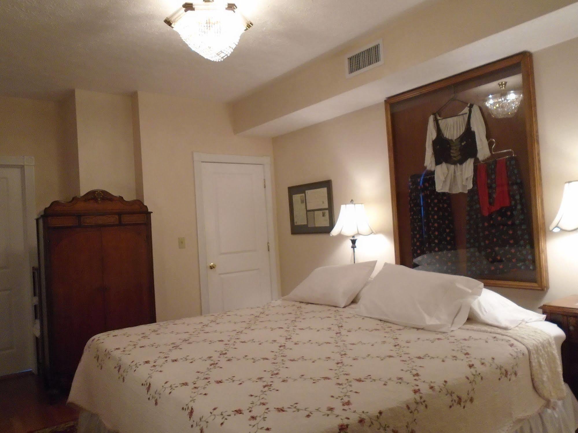 Bed & Breakfast Connellsville Bed And Breakfast 2*