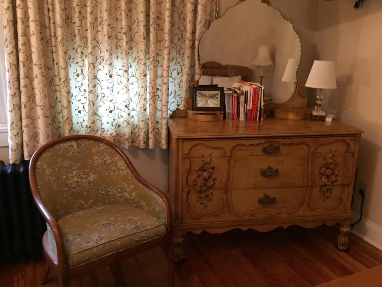 Connellsville Bed And Breakfast 2*