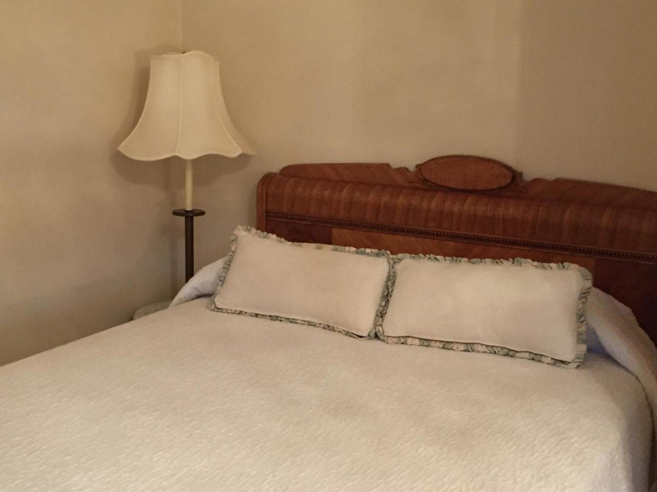 Connellsville Bed And Breakfast Bed & Breakfast 2*