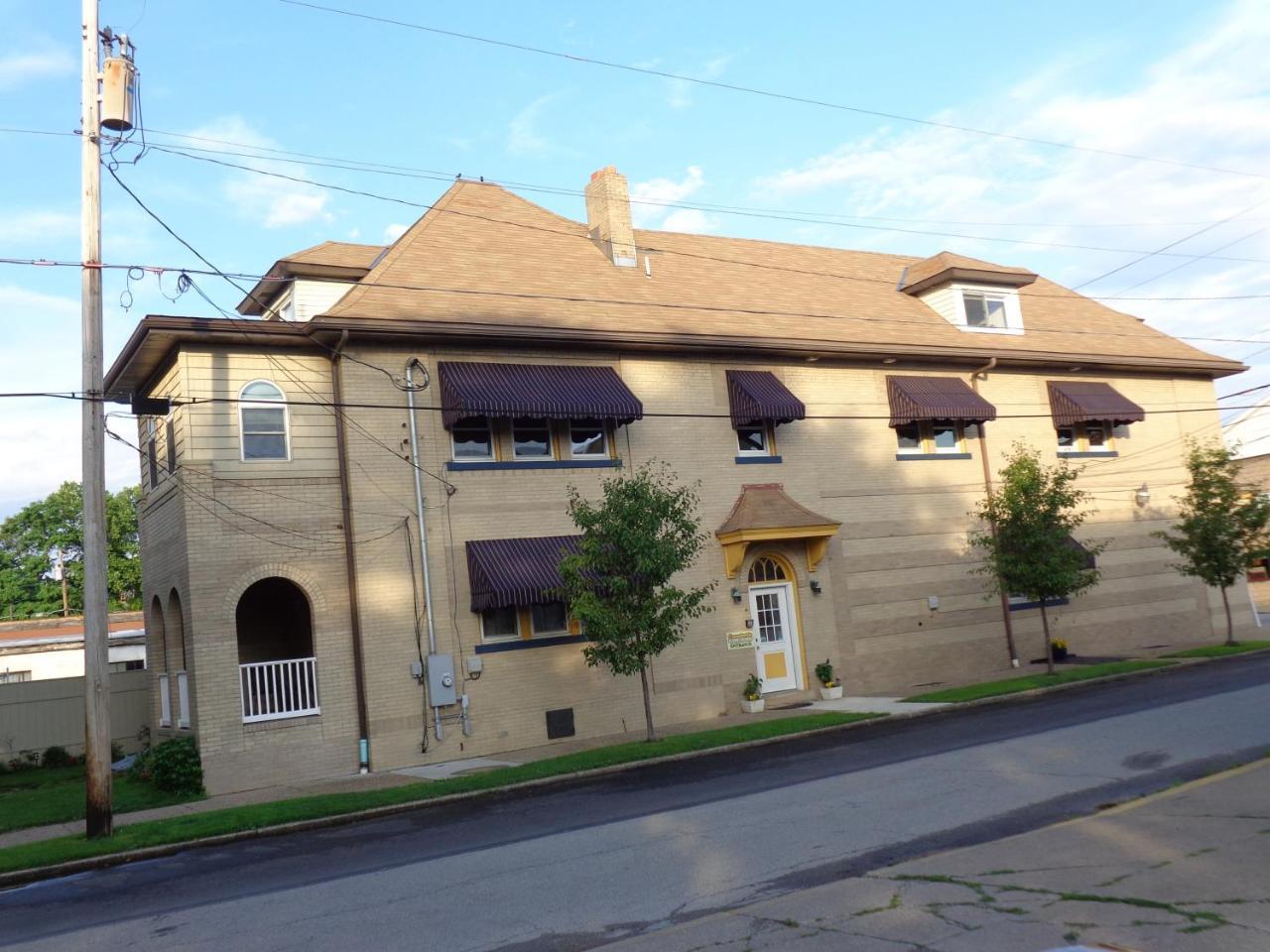 Connellsville Bed And Breakfast Bed & Breakfast Connellsville