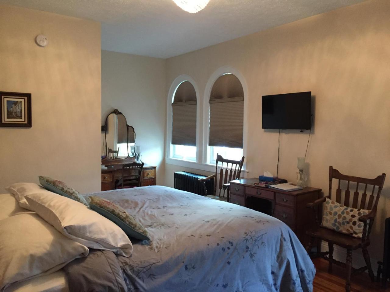 Connellsville Bed And Breakfast 2*